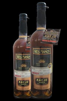 Tres Manos Anejo - Click to enlarge