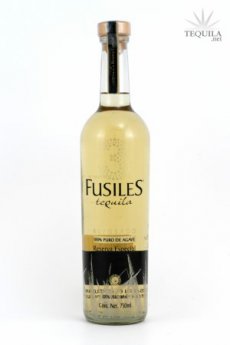 3 Fusiles Reposado - Click to enlarge